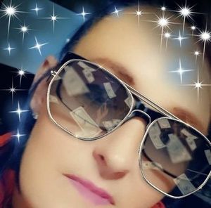 Meet your Posher, Crystal